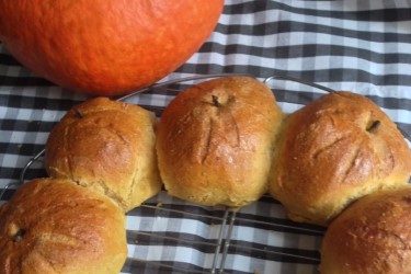 Easy Pumpkin Bread Ring